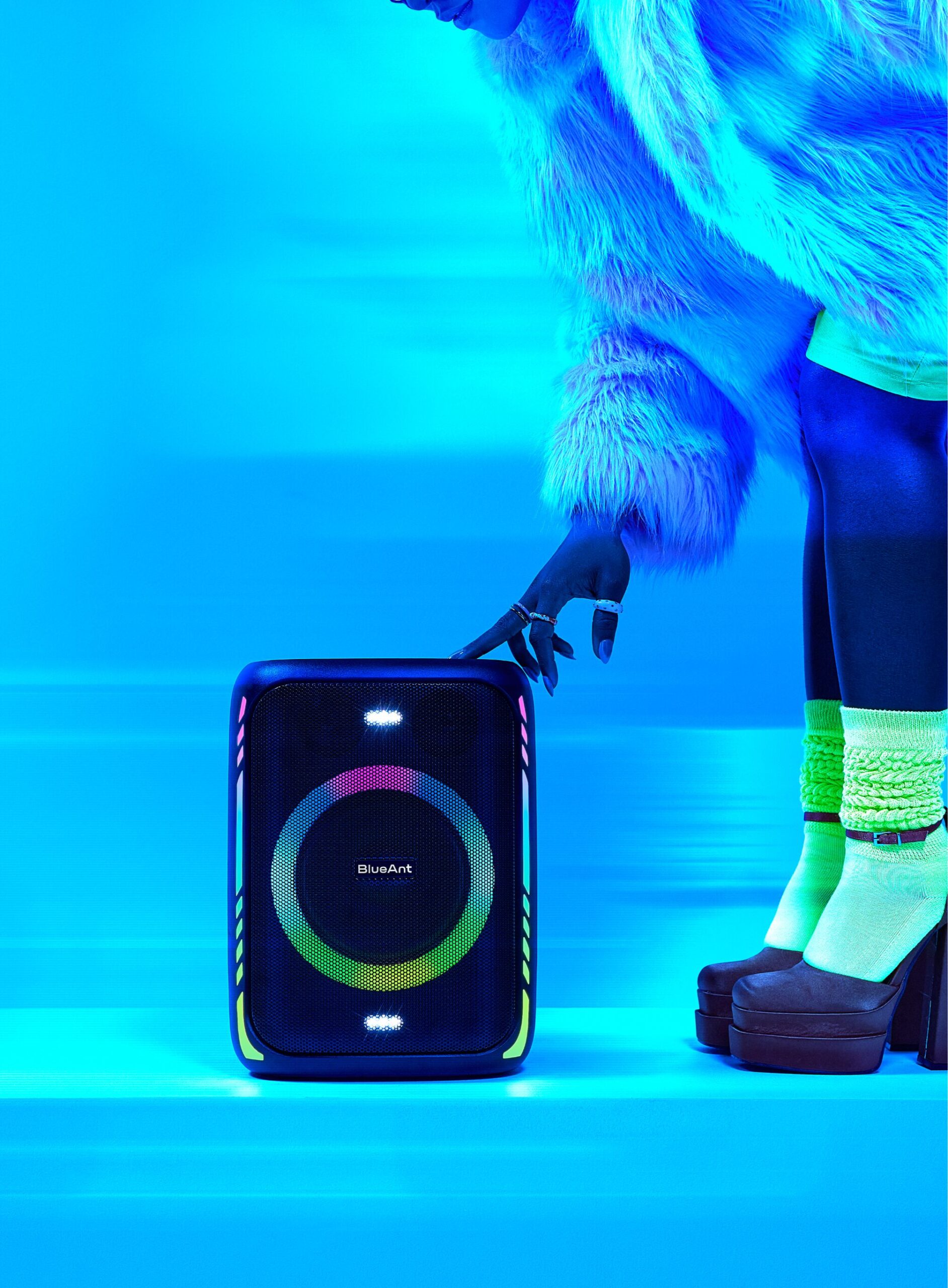 blue-ant-party-speaker-06